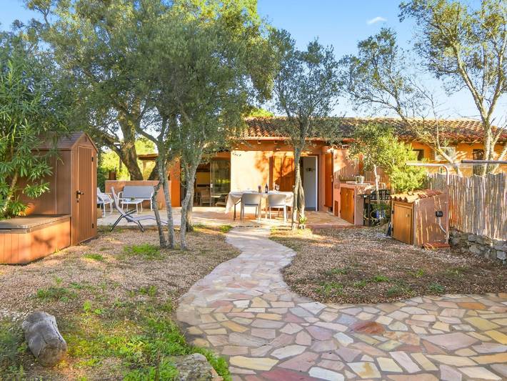 Casa vacanza per 4 persone, con Terrazza e Giardino a Porto Istana