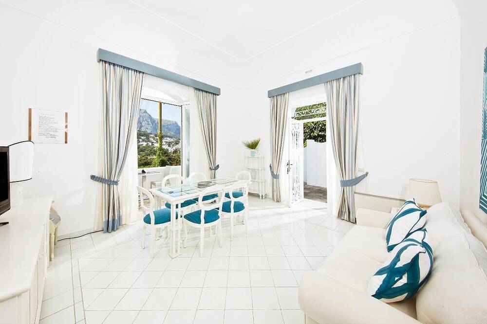 Apartment for 4 People in Capri, Tyrrhenian Coast Campania
