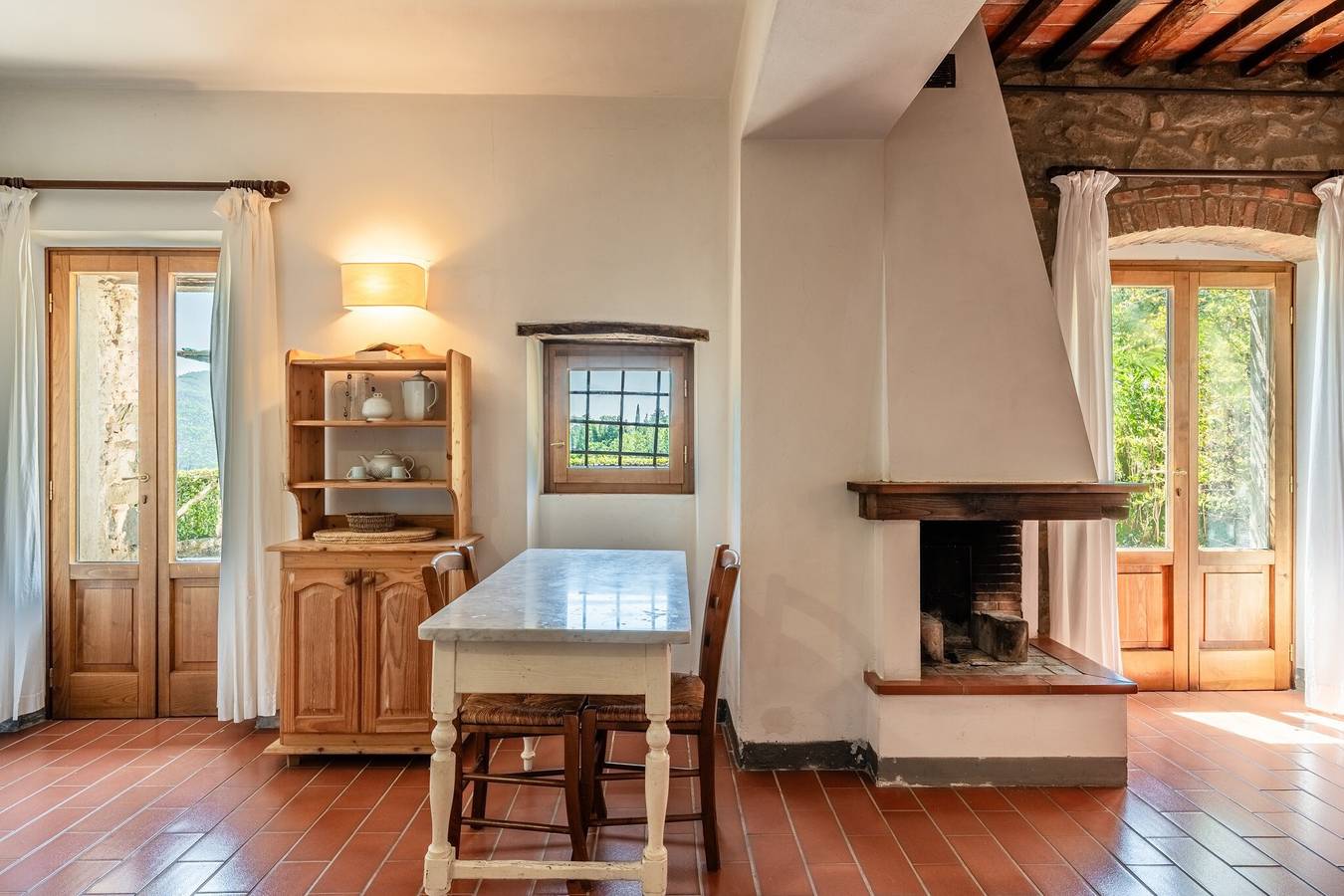 Appartamento intero, Appartamento 'Le Stalle' con vista sulle montagne, piscina in comune e Wi-Fi in Pescia, Provincia di Pistoia