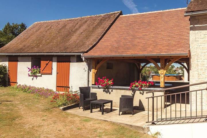 Location de vacances pour 5 personnes, avec Terrasse ainsi que Jardin et Piscine à Savignac-Lédrier