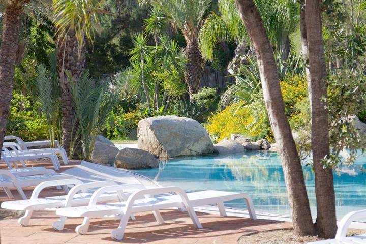 Parc de vacances pour 4 personnes, avec Jacuzzi et Jardin ainsi que Bassin pour enfant et Piscine en Sardaigne - 2