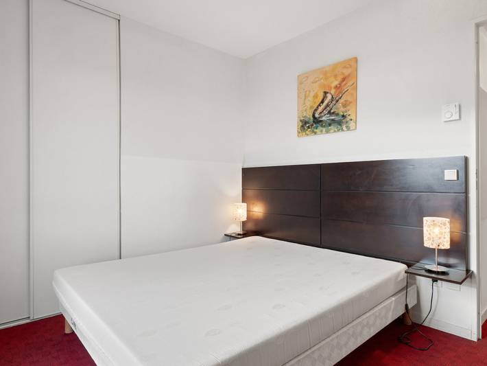 Ganze Wohnung, Gemütliche Ferienwohnung in Grasse mit Pool, Balkon und Parkplatz in der Nähe des Stadtzentrums in Grasse, Mittelmeerküste (Frankreich)