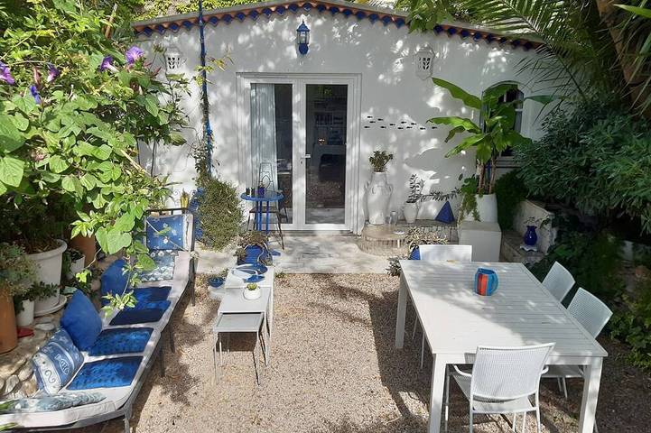 Ferme pour 2 personnes, avec terrasse et jardin à Marseille