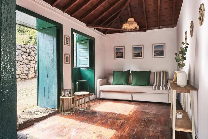Ferienhaus für 2 Personen, mit Balkon und Garten