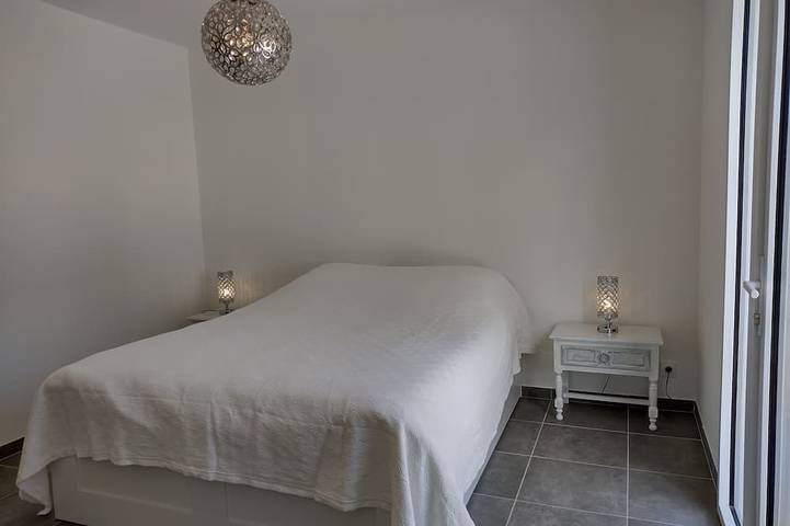 Location de vacances pour 15 personnes, avec jacuzzi à Saint-Julien-de-Peyrolas - 4