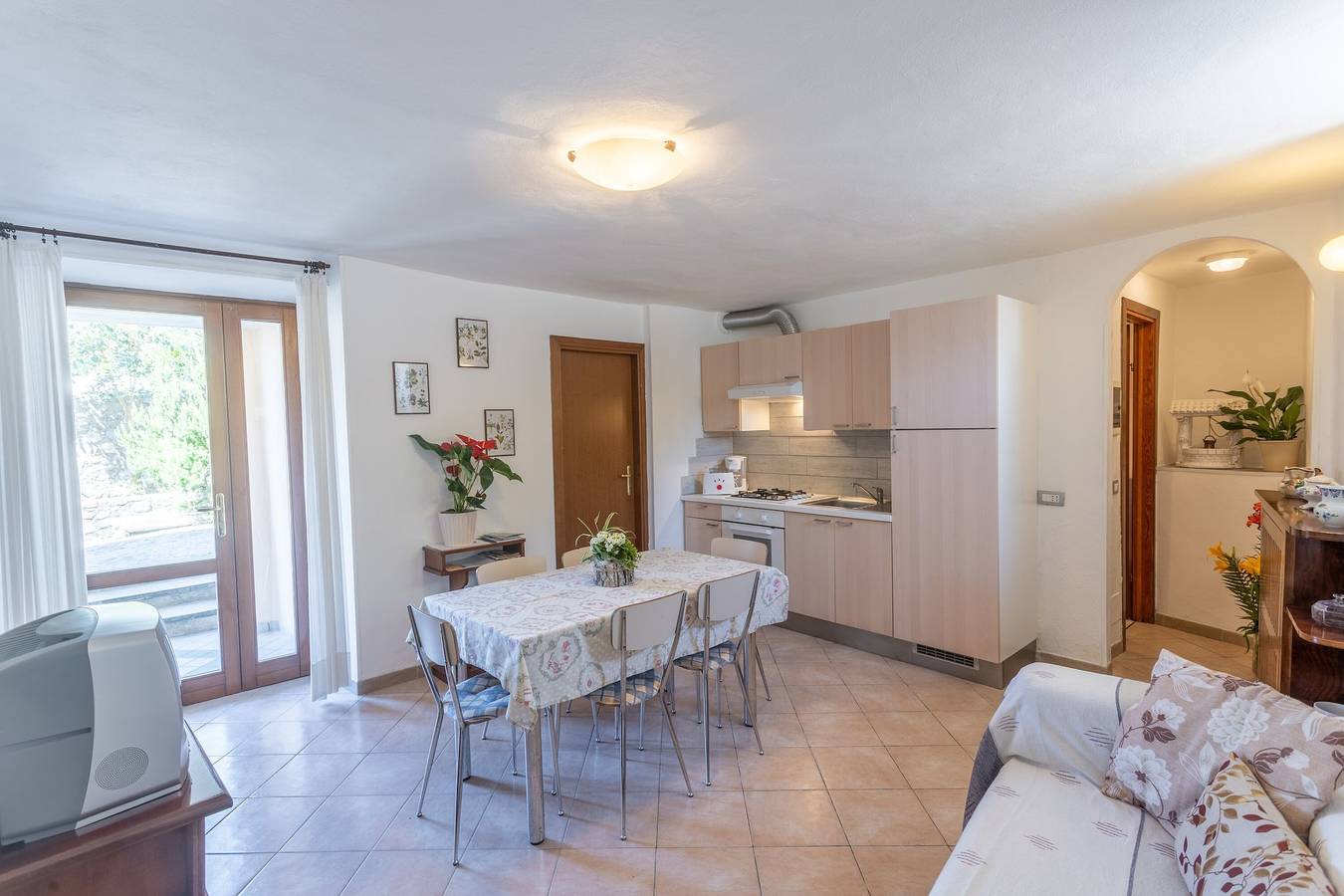 Appartamento intero, Appartamento 'Casa Rita App 4 A' con terrazza, giardino e Wi-Fi in comune in Vesio, Tremosine