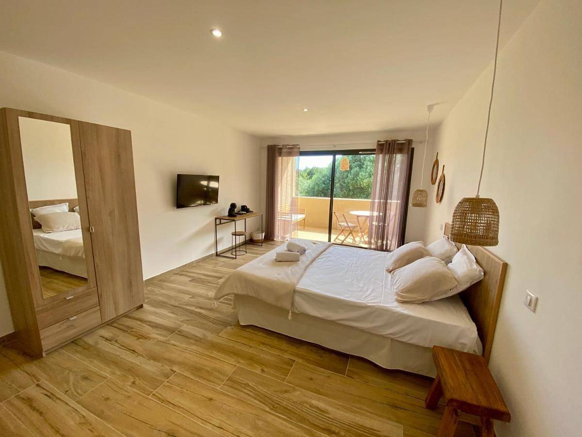 Double Room in Porto Pollo (Corse), Serra-di-Ferro