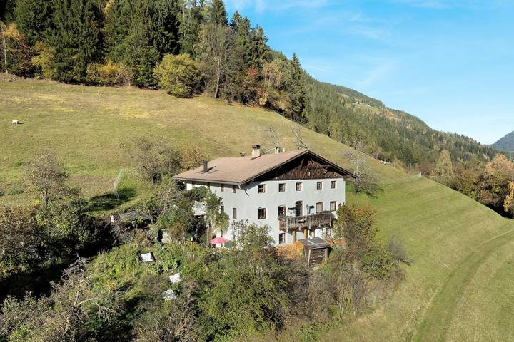 Appartement entier, Appartement 'Rosengarten Mitterbirbach' avec vue sur la montagne, terrasse privée et Wi-Fi in San Pancrazio, Massif de l'Ortles