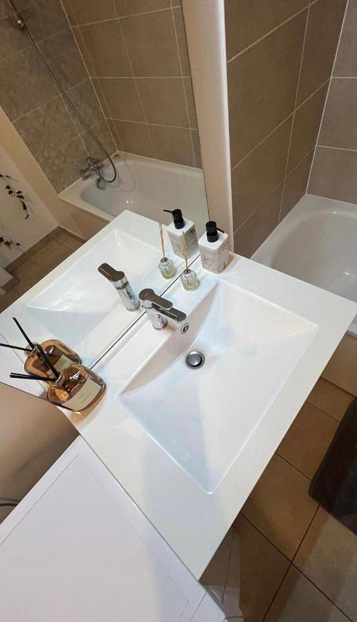 Location de vacances pour 2 personnes, avec balcon et vue à Villemomble - 2