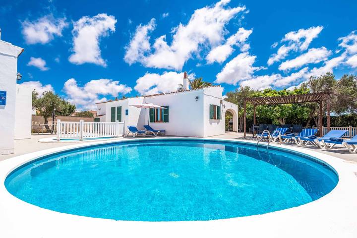 Location de vacances pour 10 personnes, avec piscine et terrasse à Cala en Blanes - 2