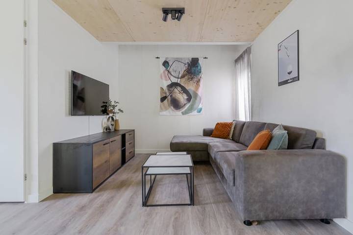 Ferienhaus für 6 Personen, mit Balkon/Terrasse und Seeblick sowie Sauna und Terrasse in Flevoland - 4