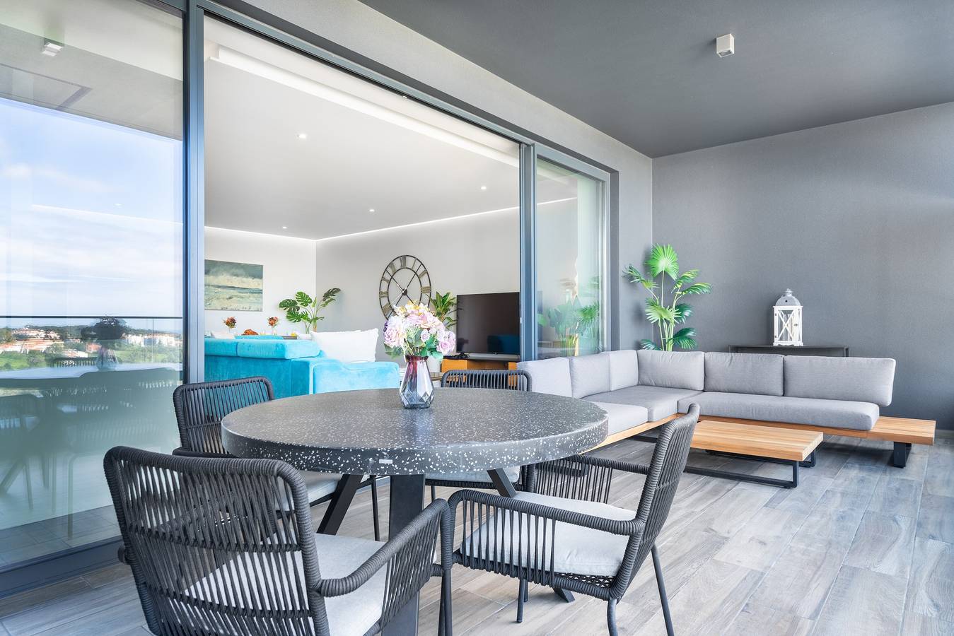 Apartamento inteiro, Apartamento T2 de luxo com vista para o mar e piscina in Praia da Rocha, Portimão