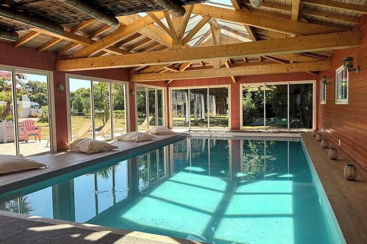 Villa pour 14 personnes, avec jacuzzi ainsi que jardin et sauna