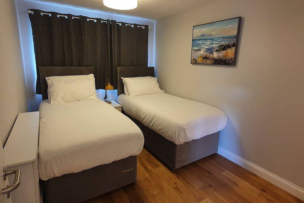 Entire apartment, Garland Modern Apartment With Private Entrance, Parking & Garden Dartford 5 in Dartford, Kent