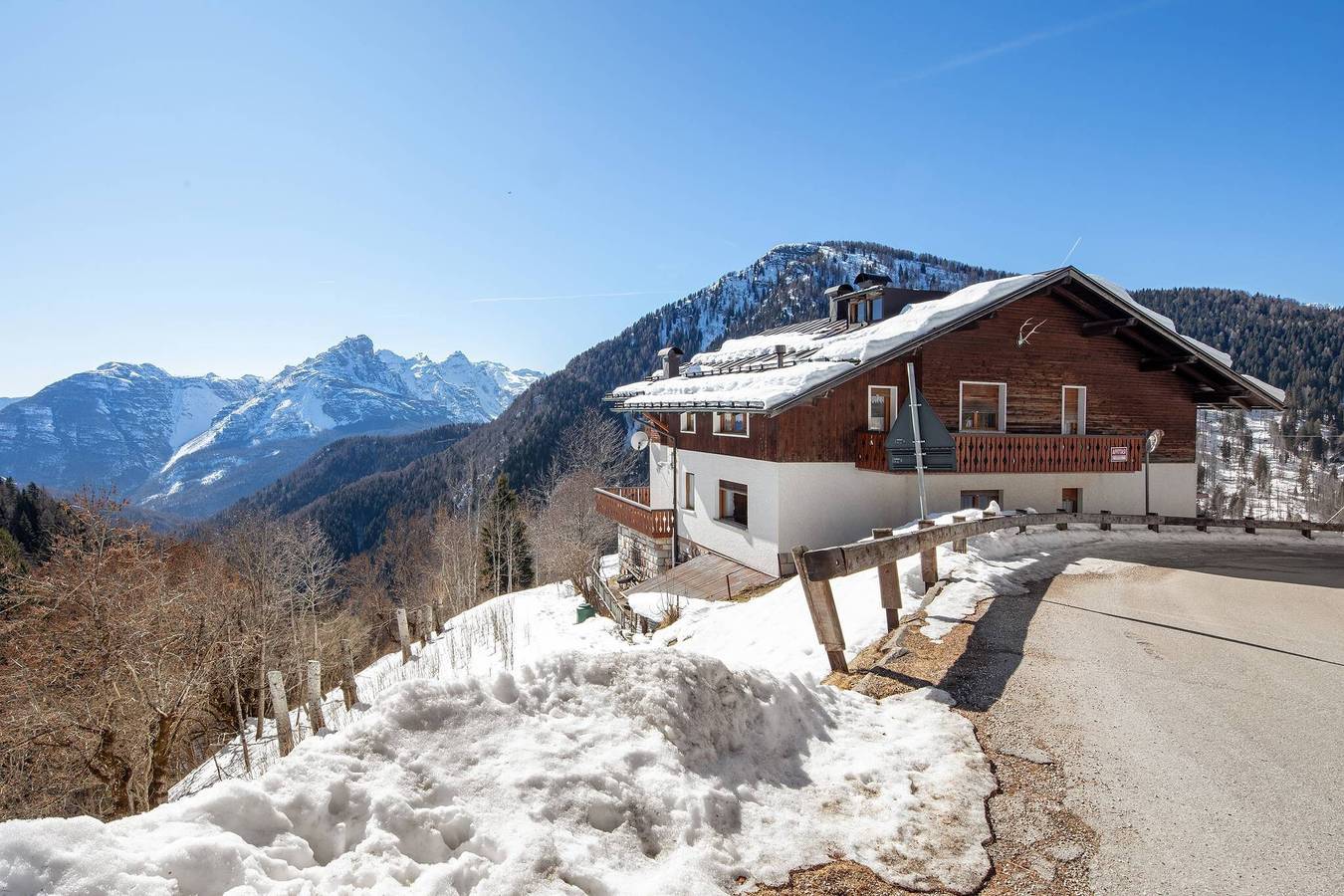 Appartamento intero, Casa Vacanze 'La Casa Di Heidi Nelle Dolomiti - 1' con Vista Montagna, Giardino Privato e Wi-Fi in Pelmo, Zoppè di Cadore