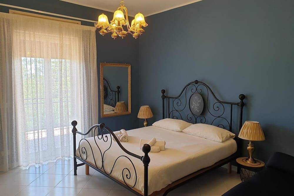Geheel appartement, 2 Bedroom Apartment in Maugeri in Valverde (Italië), Provincie Catania
