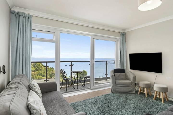 Puffins Nest, Tenby in Tenby, Pembrokeshire