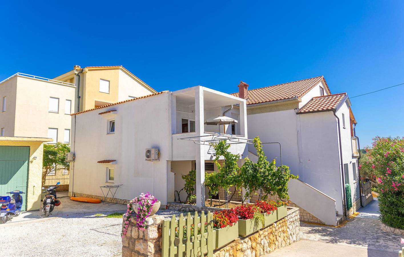 Ganze Ferienwohnung, Ferienwohnung für 3 Personen mit Terrasse in Barbat na Rabu, Rab