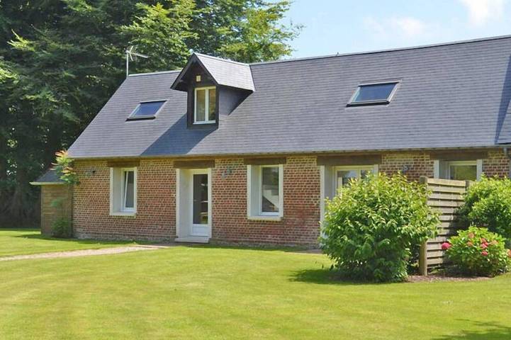 Location de vacances pour 6 personnes, avec jardin à Angerville-la-Martel