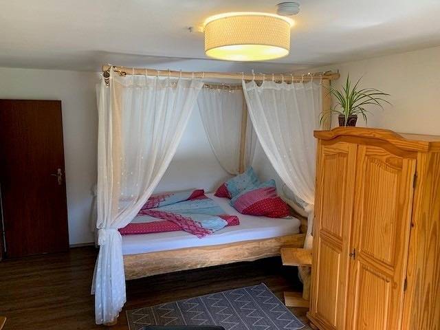 Ferienwohnung für 2 Personen, mit Garten und Balkon