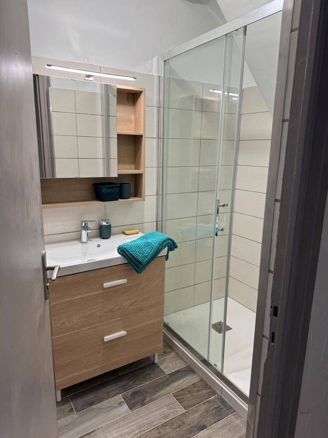 Appartement entier, Two-Bedroom Apartment in Nasbinals, Région de Mende