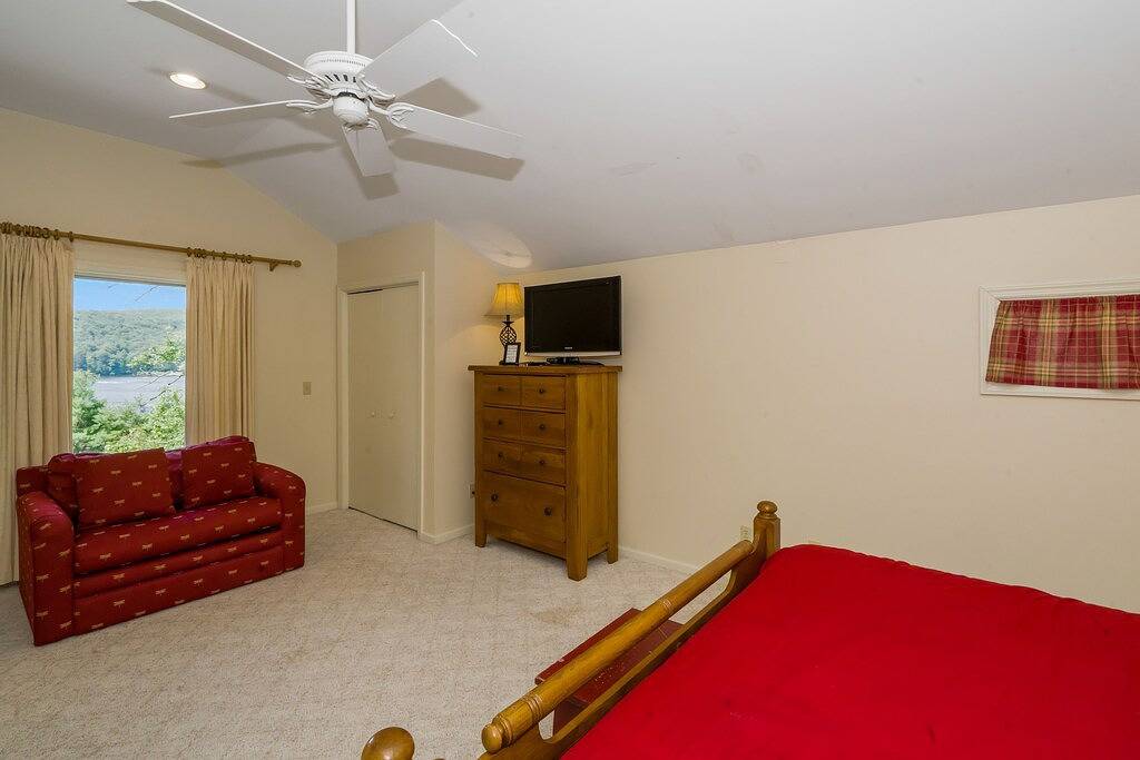 Crowd Pleaser- Lake Access Home im zentralen Deep Creek Lake in Deep Creek Lake