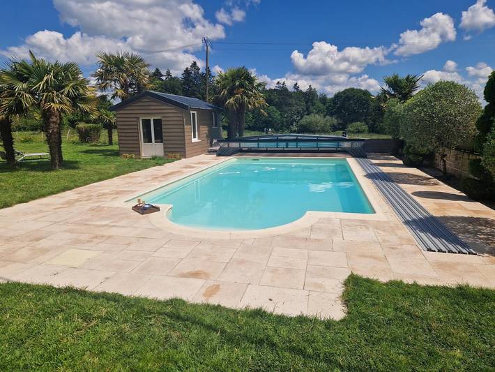 Chalet pour 4 personnes, avec piscine ainsi que jardin et terrasse en Bretagne