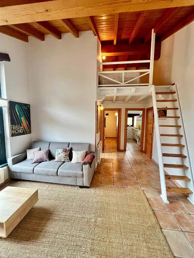 Apartamento para 4 personas, con jardín y vistas en Oreña