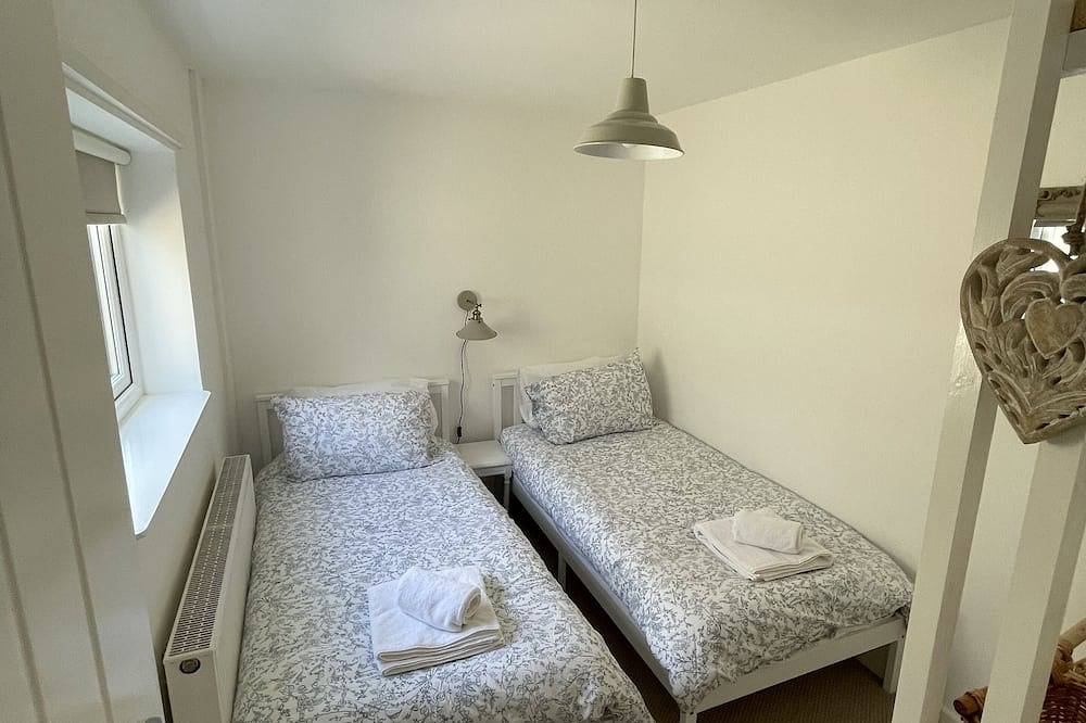 Beautiful and freshly renovated cottage in the heart of Pwllheli in Pwllheli, Gwynedd