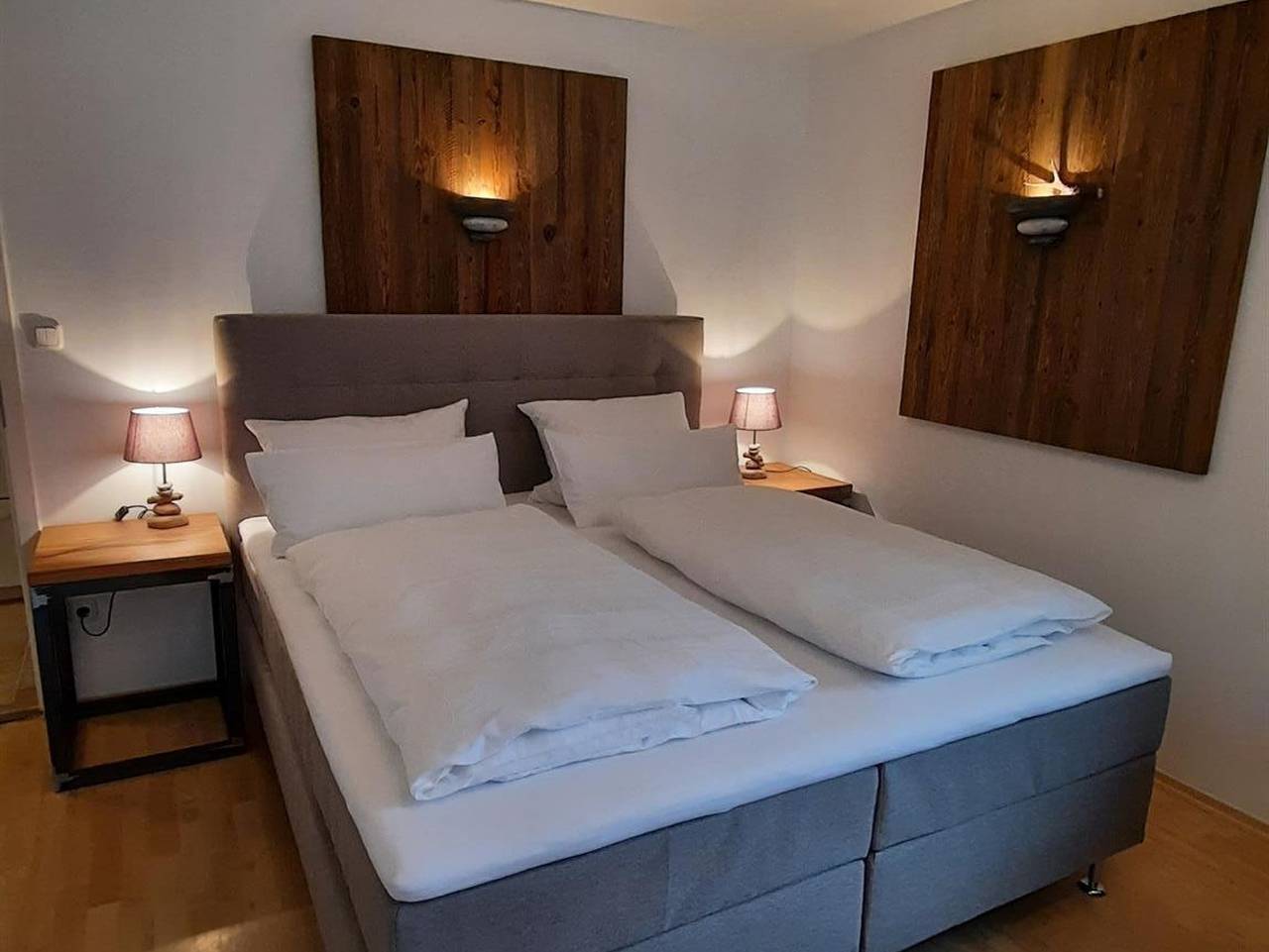 Ganze Ferienwohnung, Isartaler Hoamat, Haus - "Baierkar"-Fewo/Wohn-Schlafr./ Dusche u. Bad, Wc in Mittenwald, Bayerische Alpen