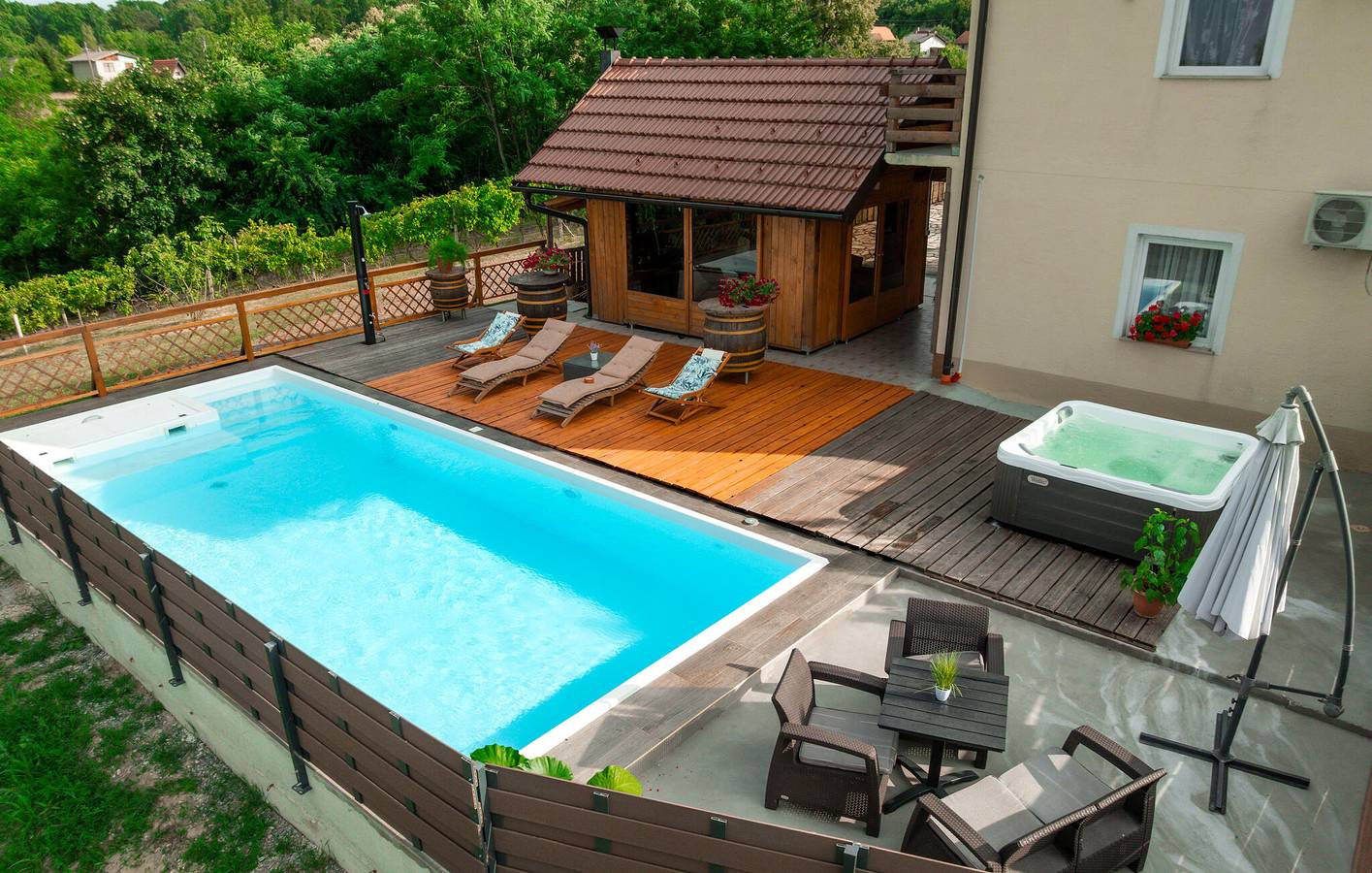 Geräumige 2-Zimmer-Wohnung mit Pool, Terrasse und Parkplatz in Donja Lomnica, Zagreb und Umgebung