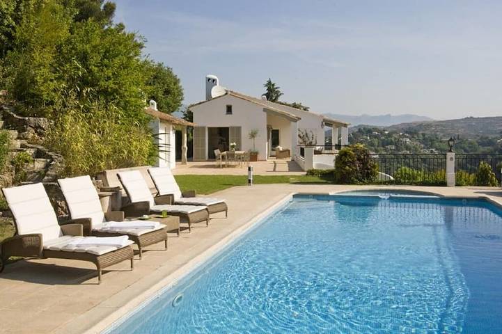 Chalet para 10 personas, con jacuzzi y jardín - 1