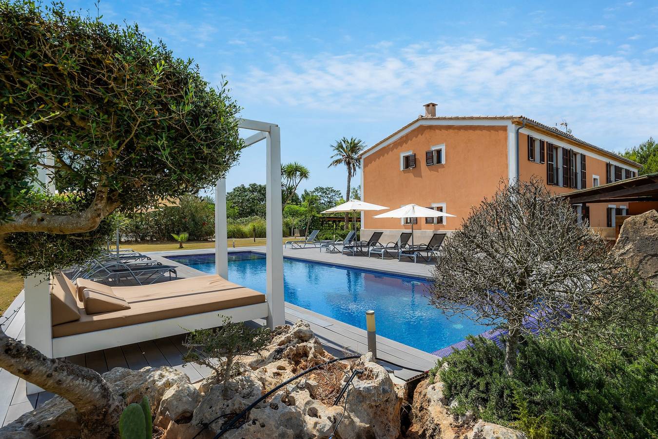 Country House 'Conies Romaní' with Private Pool, Wi-Fi and Air Conditioning in Manacor, East Majorca