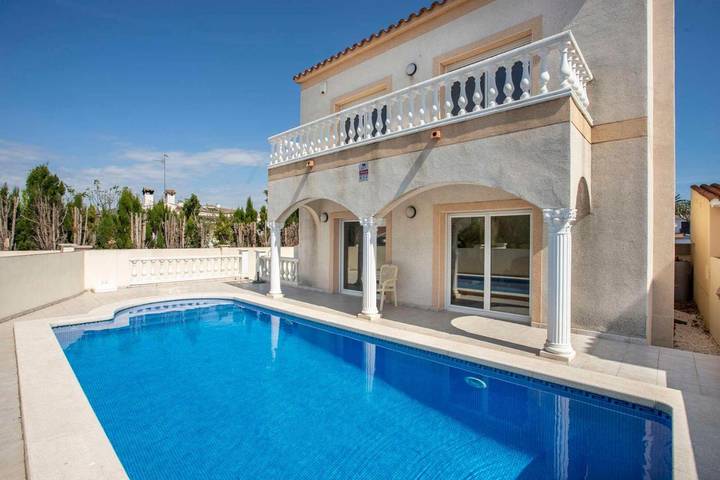 Chalet para 8 personas, con piscina y terraza, Se admiten mascotas - 1
