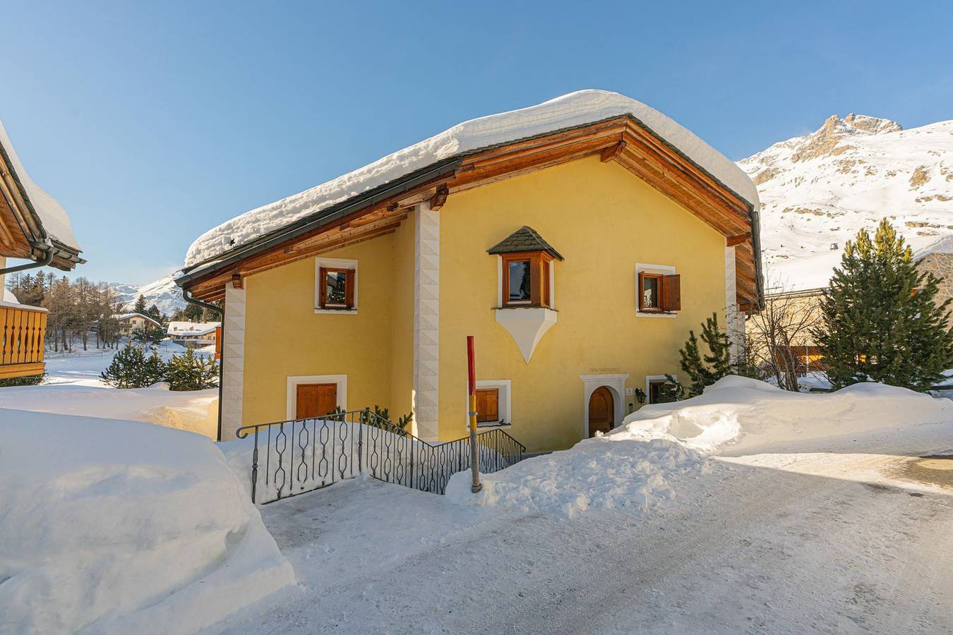 Ganze Wohnung, Chesa Trais Fluors – Grosszügig wohnen in ruhiger Lage Maloja in Bregaglia, Sankt Moritz