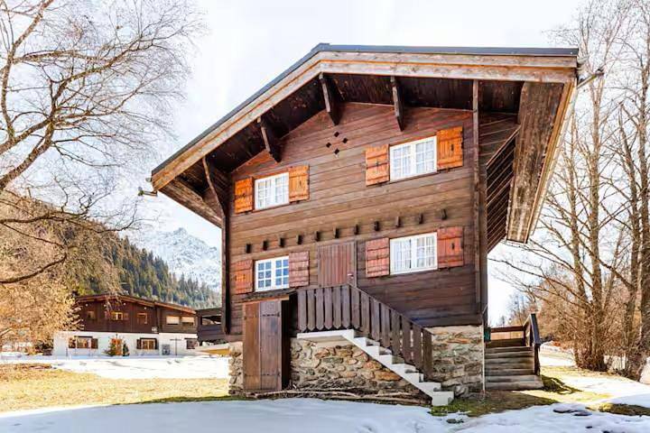 Gîte pour 7 personnes, avec vue et jardin, adapté aux familles dans Office De Tourisme Des Contamines Montjoie - 3