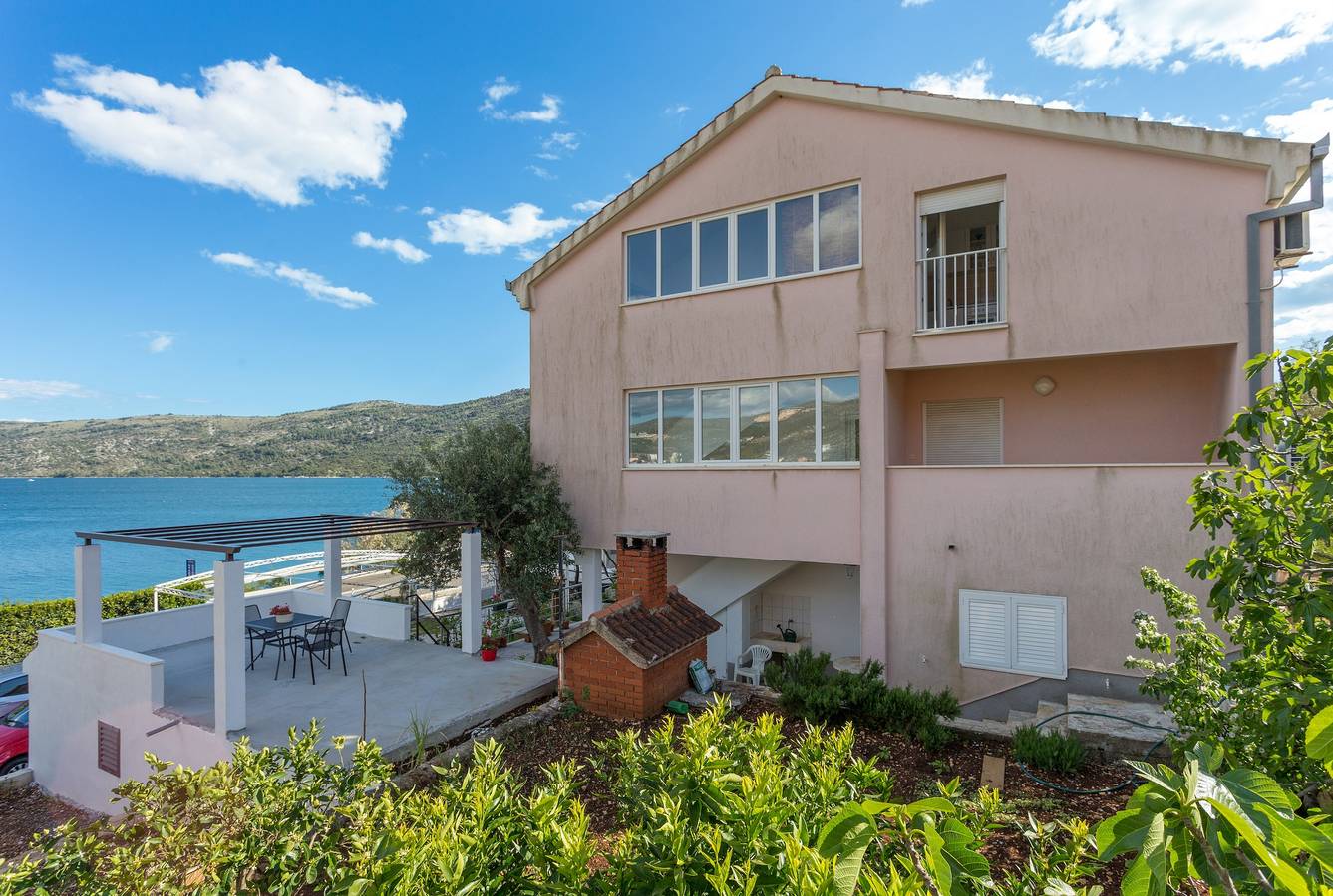 Cijeli apartman, Jednosobni apartman uz plažu Poljica, Trogir A-19316-b in Poljica, Splitsko-dalmatinska županija