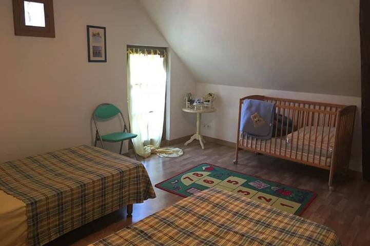 Maison familiale à Cheverny, jardin clos, animaux acceptés, 6 personnes in Cheverny, Sologne