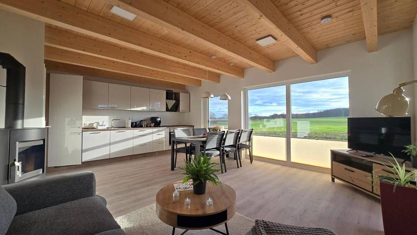 Ferienwohnung für 9 Personen, mit Terrasse und Garten sowie Ausblick