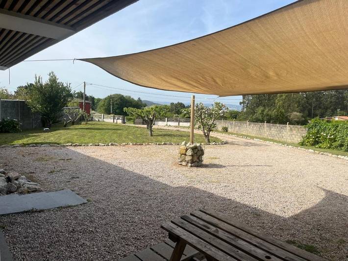 Location de vacances pour 4 personnes, avec jardin ainsi que vue et terrasse, animaux acceptés à Oleiros (Espanha) - 3