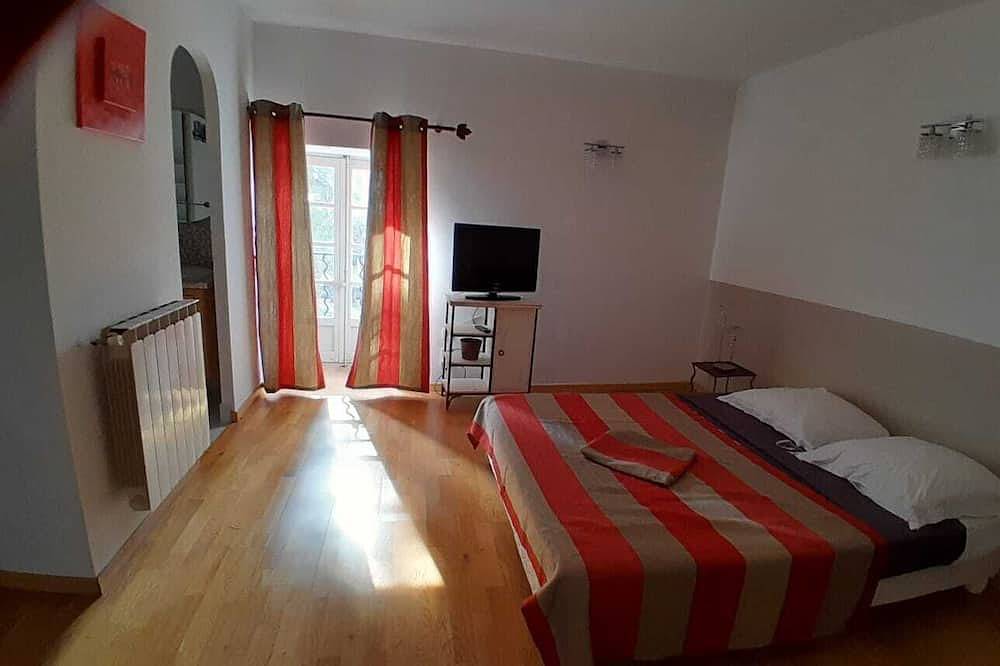 Domaine la Clapière-10 rooms, bathroom, swimming pool, sports and games room in Montagnac, Mittelmeerküste (Frankreich)