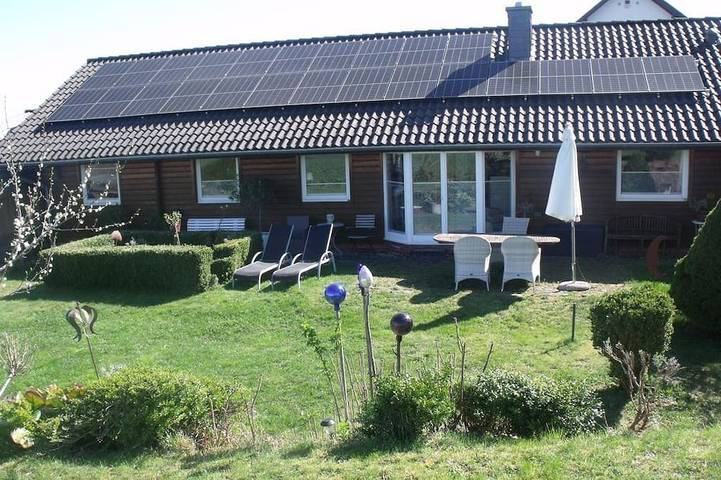 Ferienhaus für 4 Personen, mit Garten und Terrasse