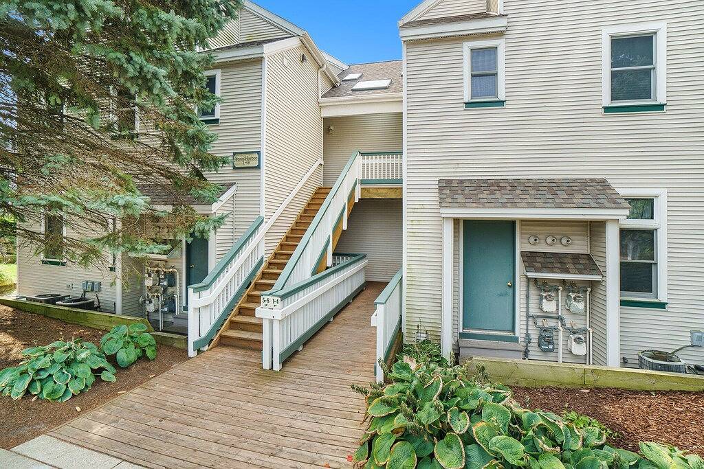 Ganze Wohnung, Gemütliche Wohnung im ersten Stock auf der Harbor in Manistee, Manistee County