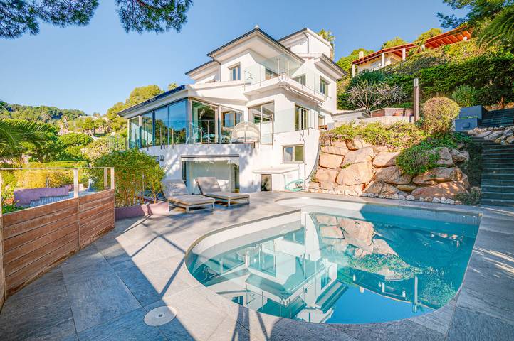 Ferienhaus für 14 Personen, mit Balkon und Terrasse sowie Garten in Blanes
