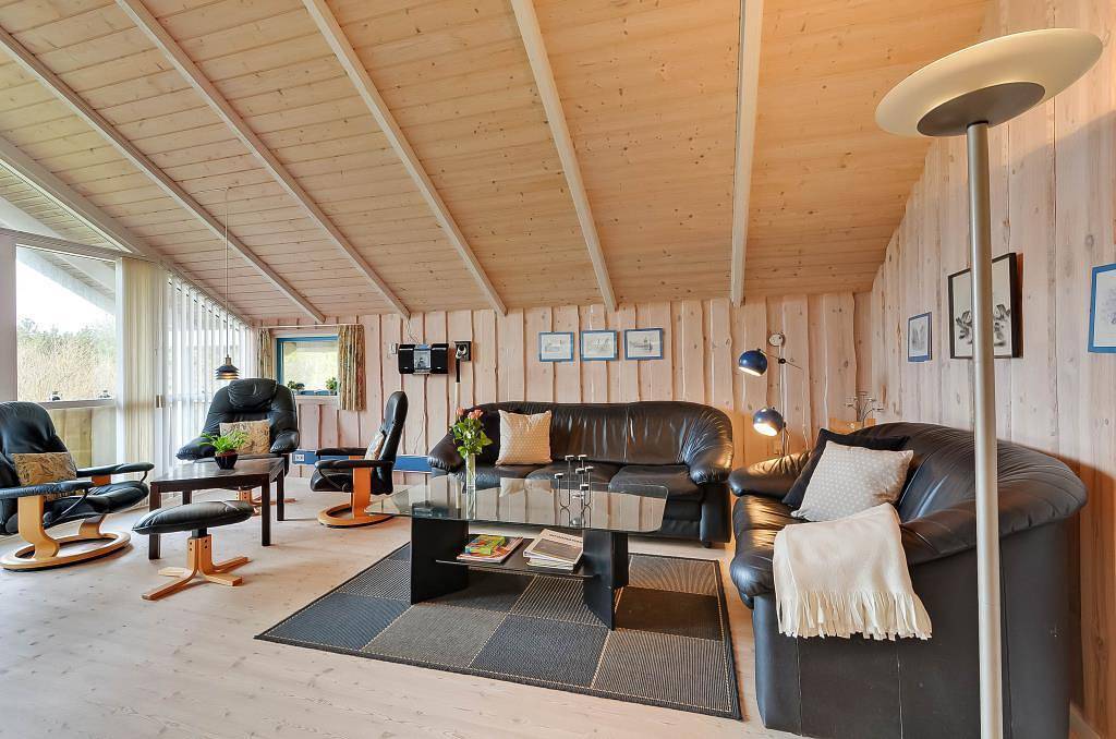 Windgeschütztes Ferienhaus am Fjord mit Sauna und 2 schönen Terrassen in Ulfborg, Nissum Fjord