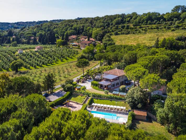 Appartamento per 4 persone, con giardino e terrazza nonché piscina per bambini, con animali domestici in Casale Marittimo