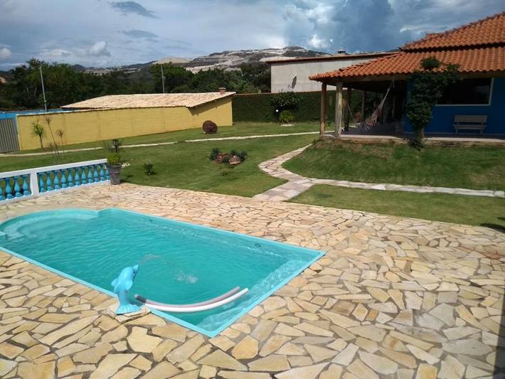Casas e apartamentos de temporada para 15 pessoas, com vista e balcão e ainda jardim and piscina, com animais de estimação em São Tomé das Letras