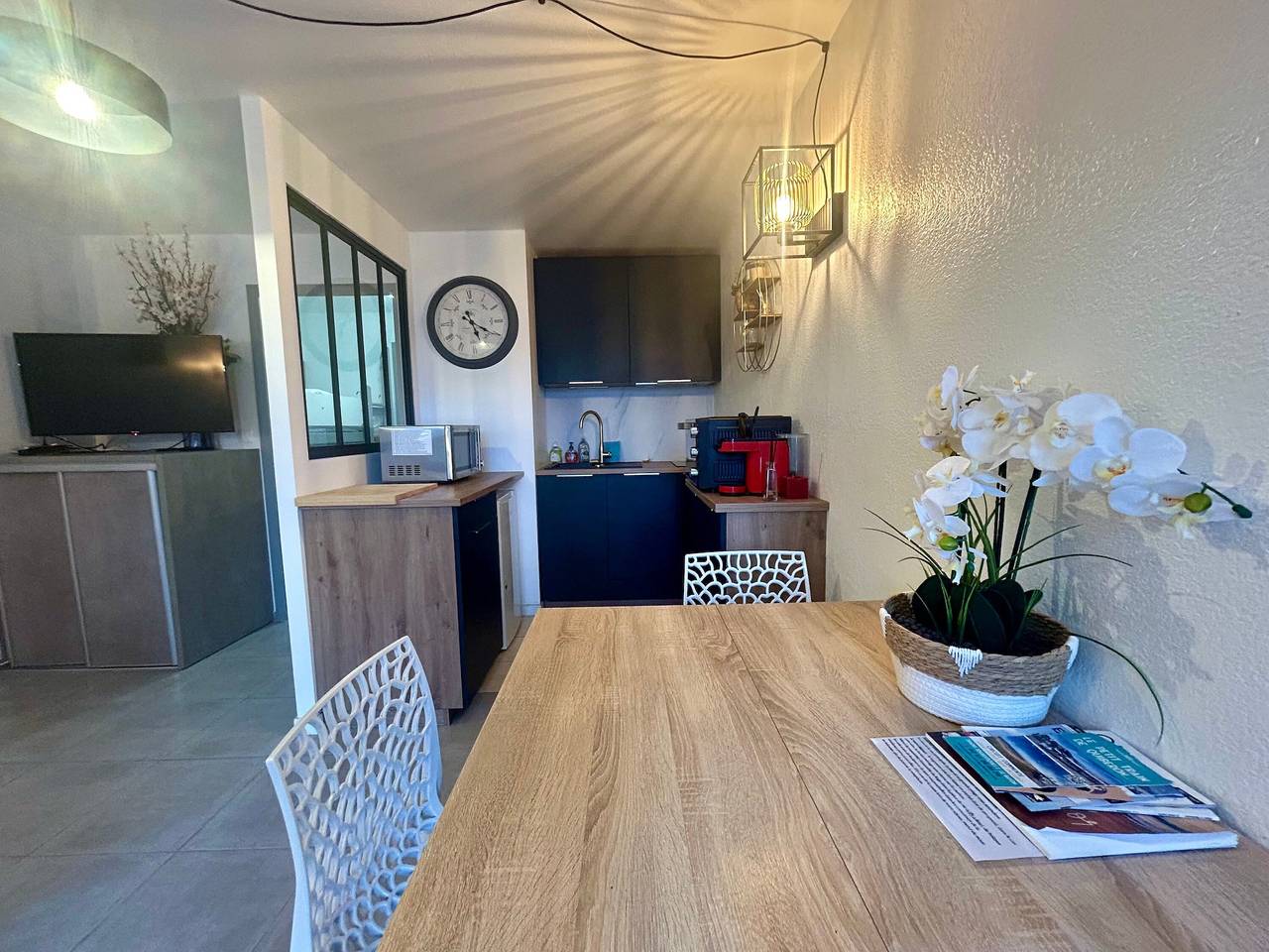 Appartement entier, Appartement « Ty Avel » avec piscine partagée, balcon et Wi-Fi in Quiberon, Côte des Mégalithes