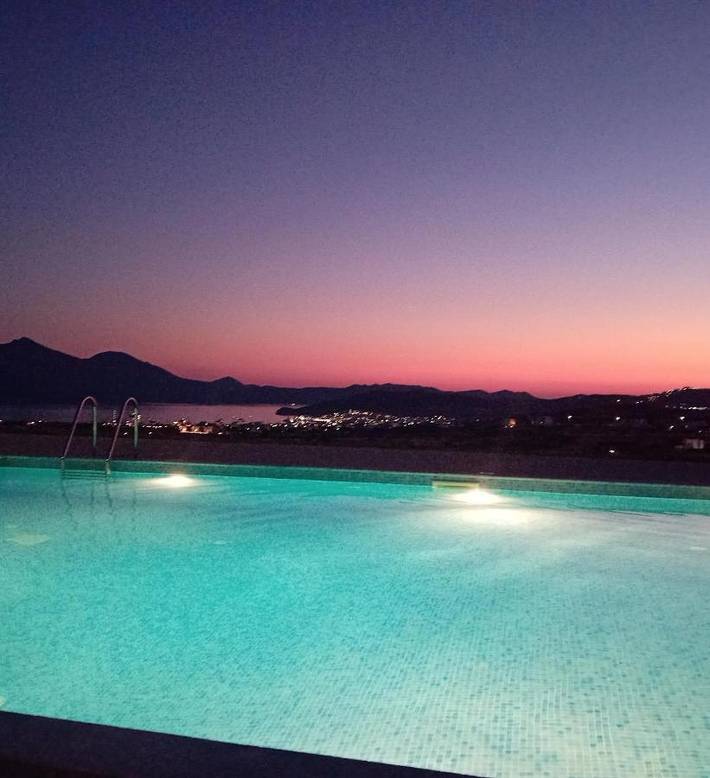 Ferienwohnung für 4 Personen, mit Garten und Pool sowie Ausblick auf Milos