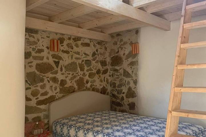 Gîte pour 5 personnes, avec jardin dans Marmelete - 4